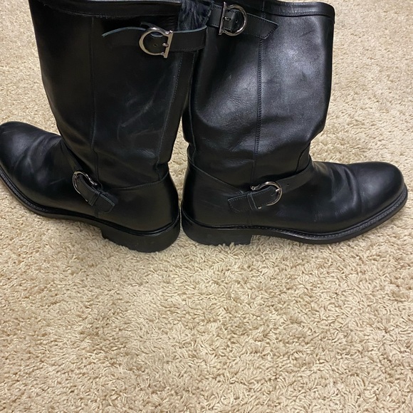 Beautiful boots for jumping on your Harley Davidson or just hanging out in jeans - Picture 3 of 6